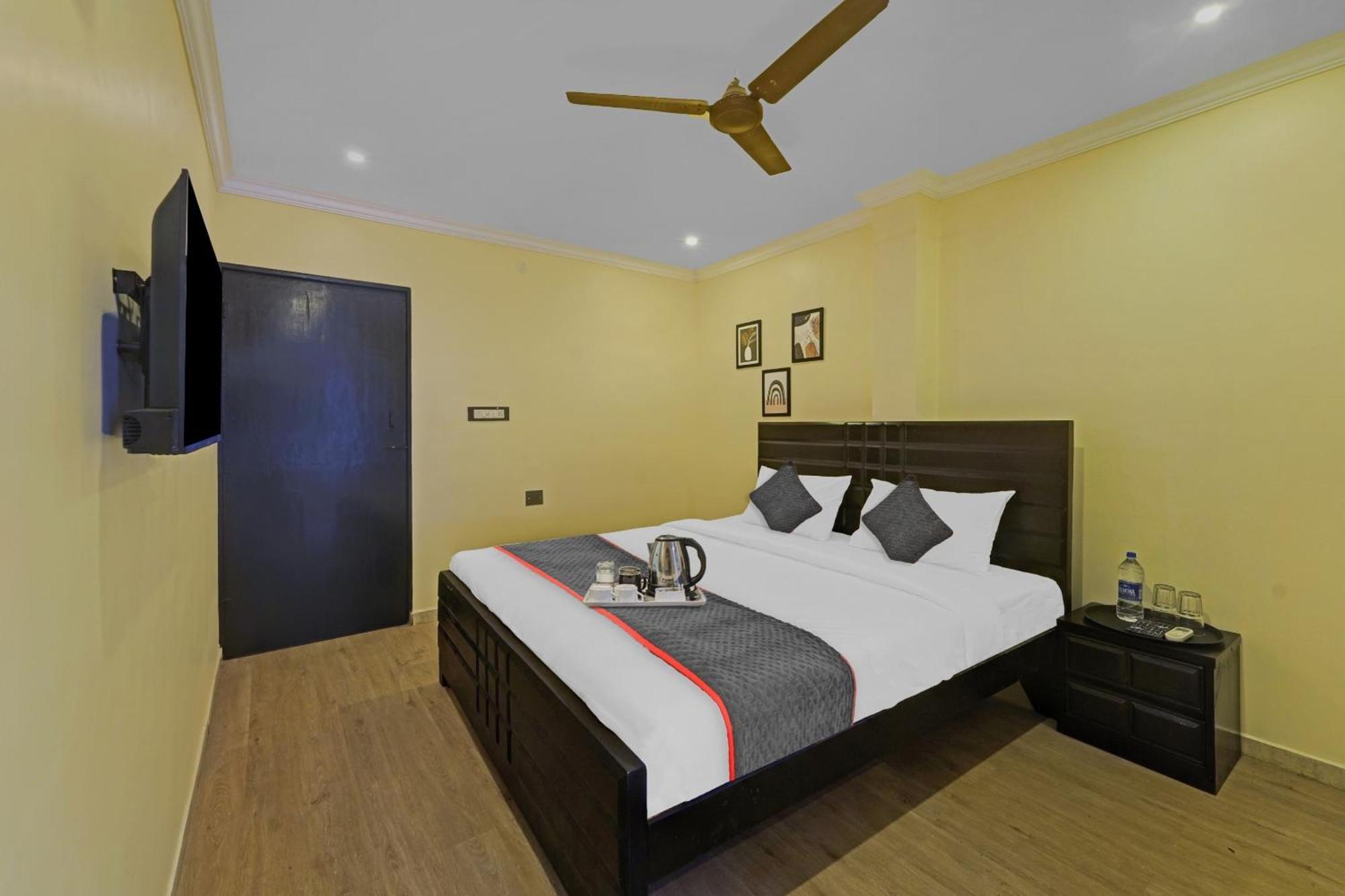 Townhouse Fantasea Hotels Near Omr Ченай Екстериор снимка