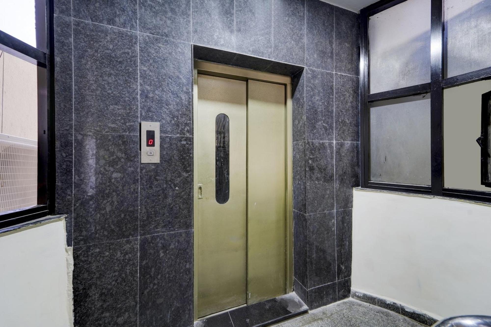 Townhouse Fantasea Hotels Near Omr Ченай Екстериор снимка